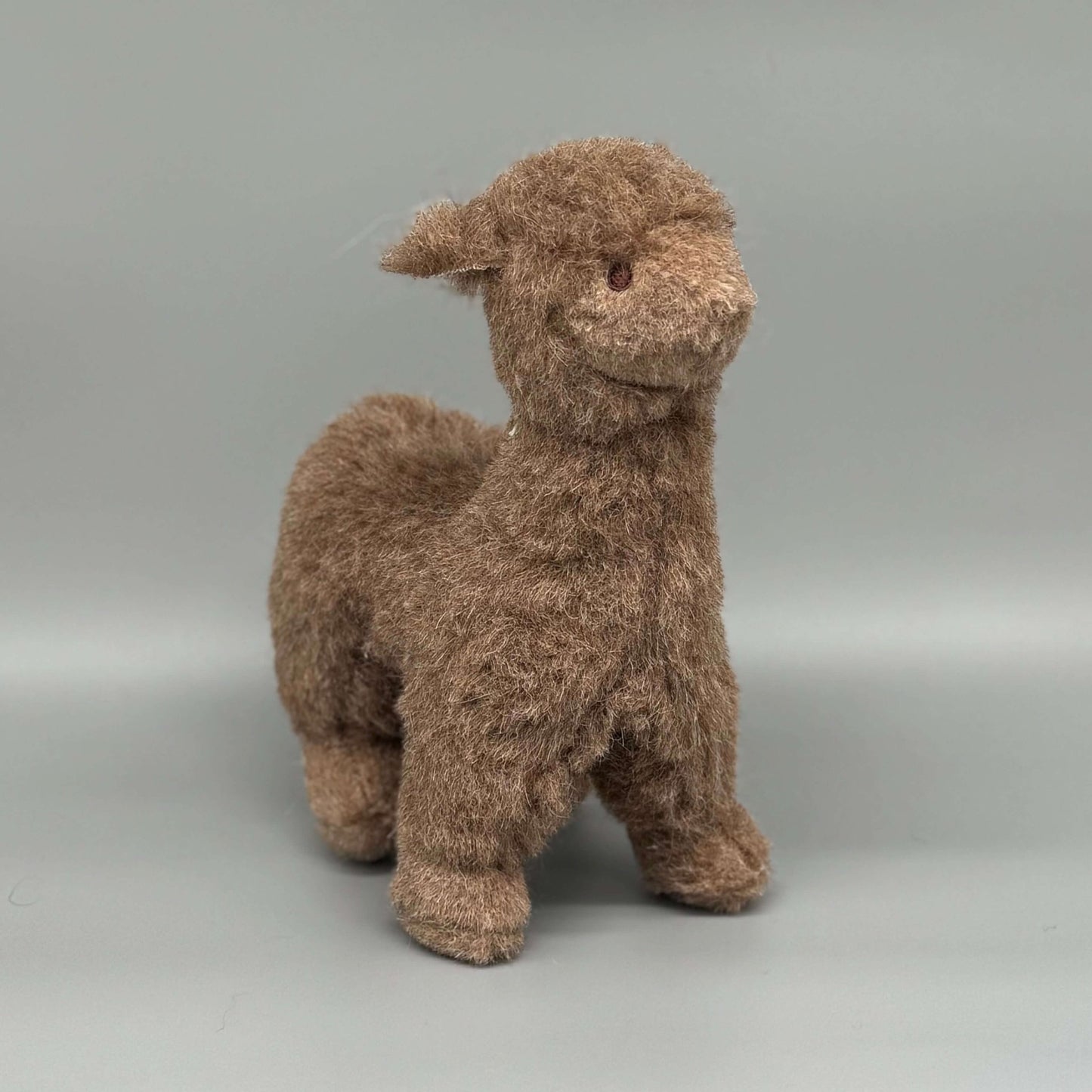 Braunes Alpaka Stofftier aus 100% Alpakawolle – perfektes Geschenk für Kinder