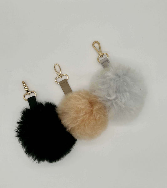 Süßer Pompom aus echter Alpakawolle - Echtfell-Accesssoires für Handtaschen und als Schlüsselanhänger!