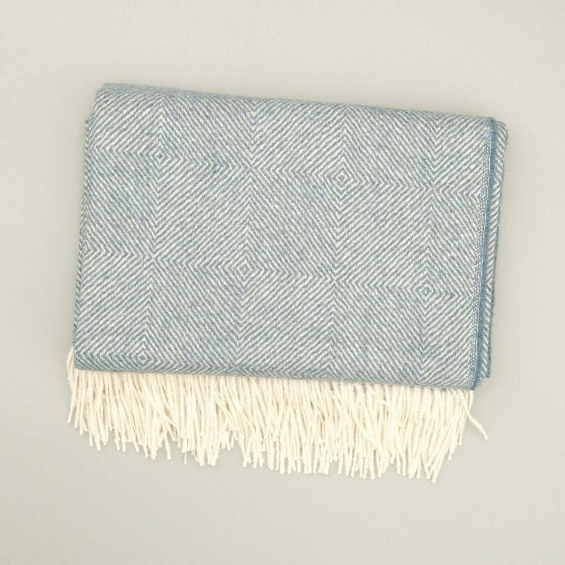 Moderne Alpaka Tagesdecke aus Babyalpakawolle, hypoallergen, weich, 135x185 cm