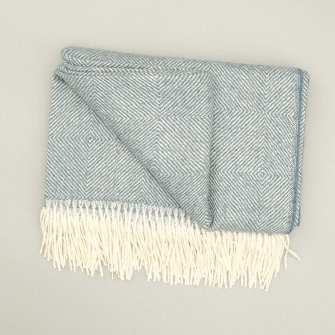 Hypoallergene Couchdecke aus 100% Babyalpakawolle, weich und stilvoll (135x185 cm)