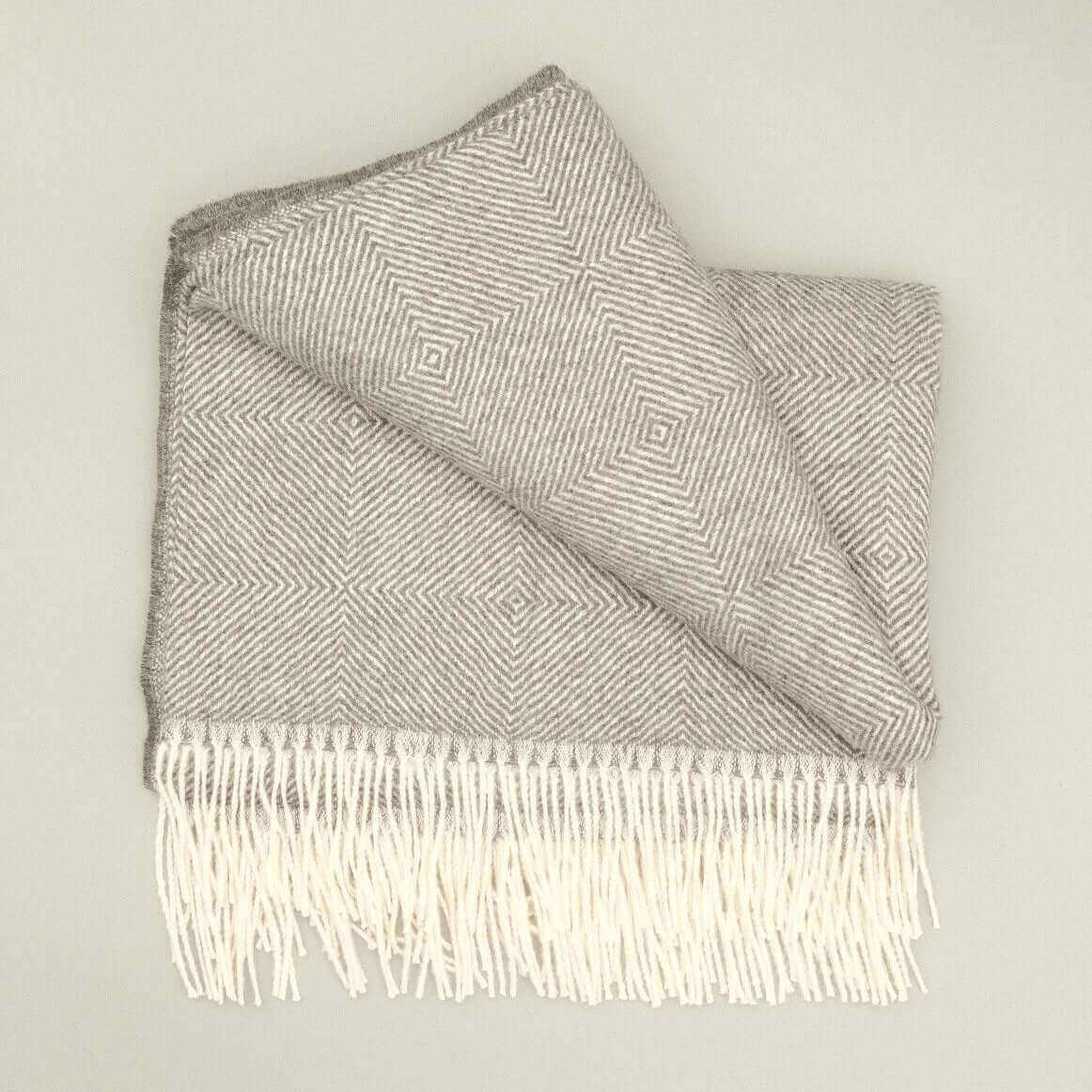 Alpaka-Decke aus Babyalpakawolle, 135x185 cm – hypoallergen und modern