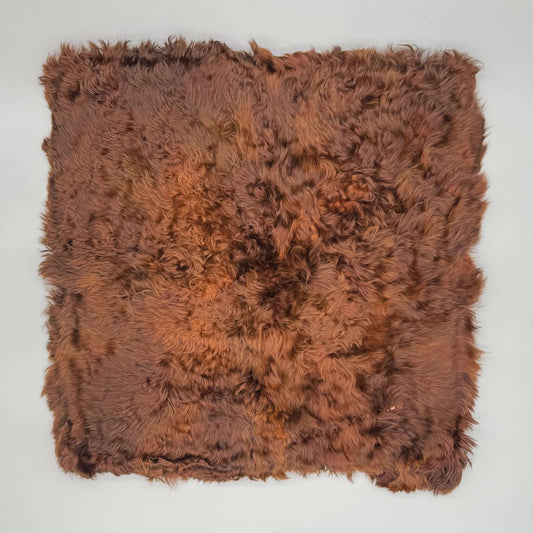 Alpaka Kissenhülle 50x50 cm aus echtem Alpakafell in Braun – weiches Dekokissen