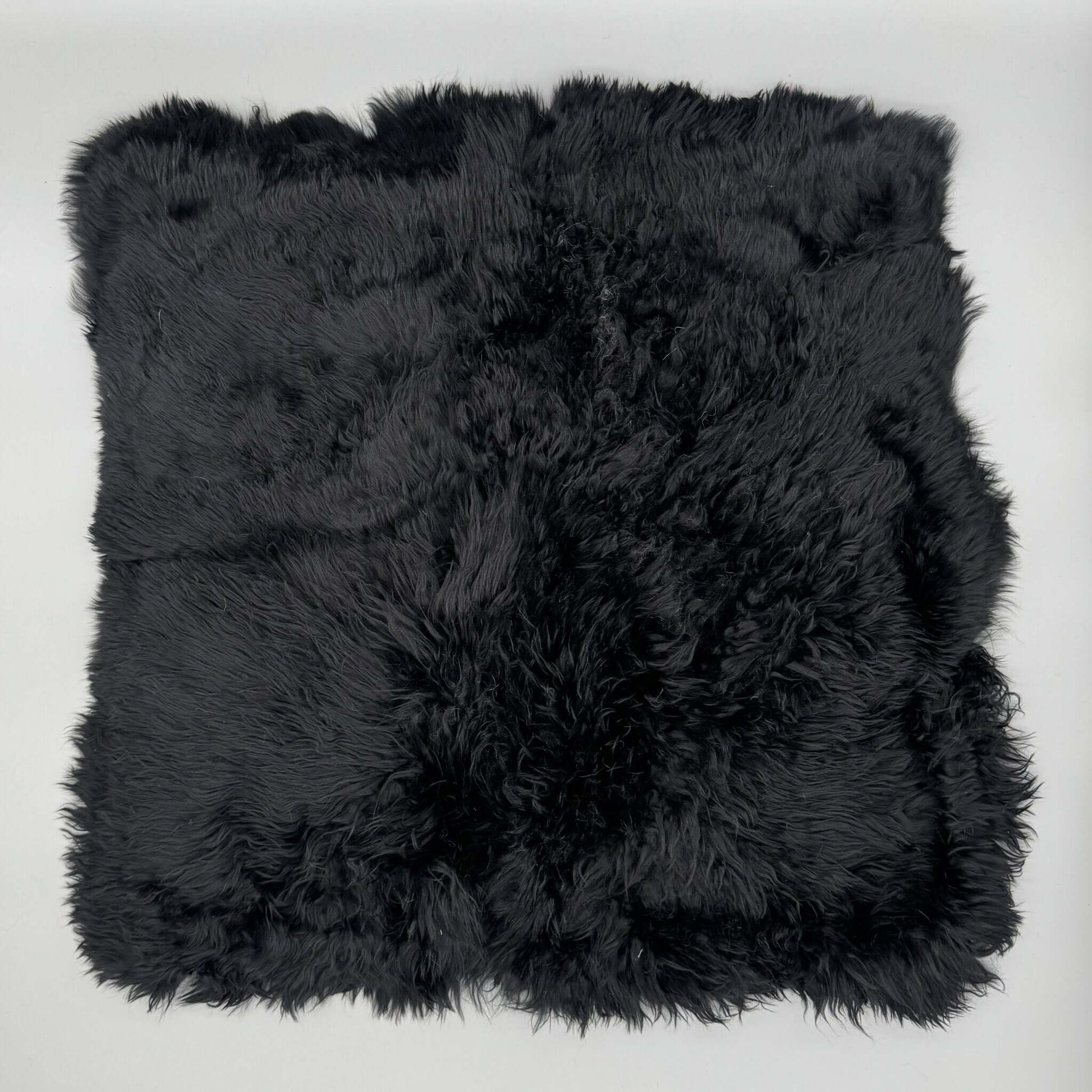 Schwarze Alpakafell Kissenhülle 50x50 cm – hypoallergen und edel