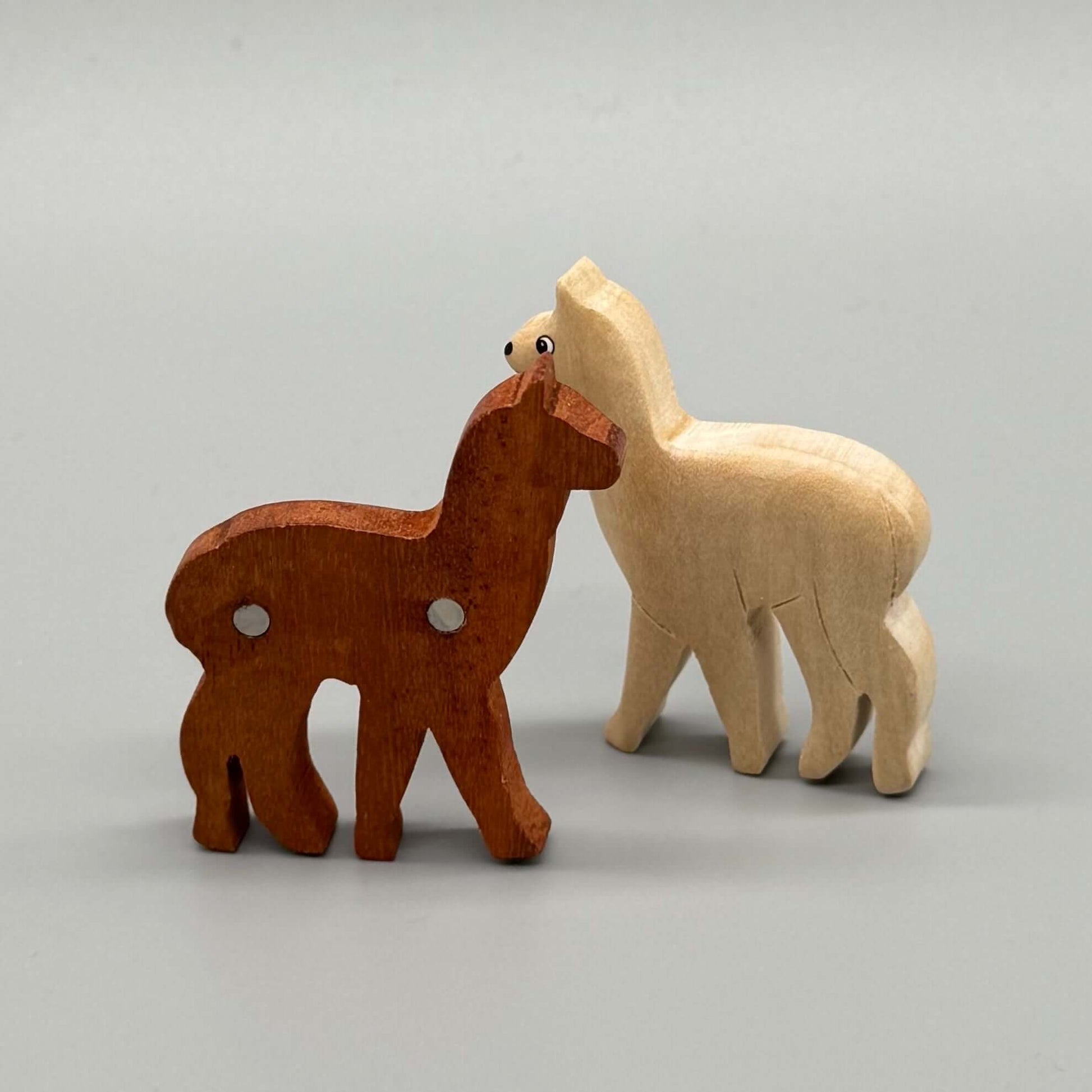 Holzmagnet in Alpaka-Form – natürliches Accessoire und Geschenk für Freunde von Alpakas