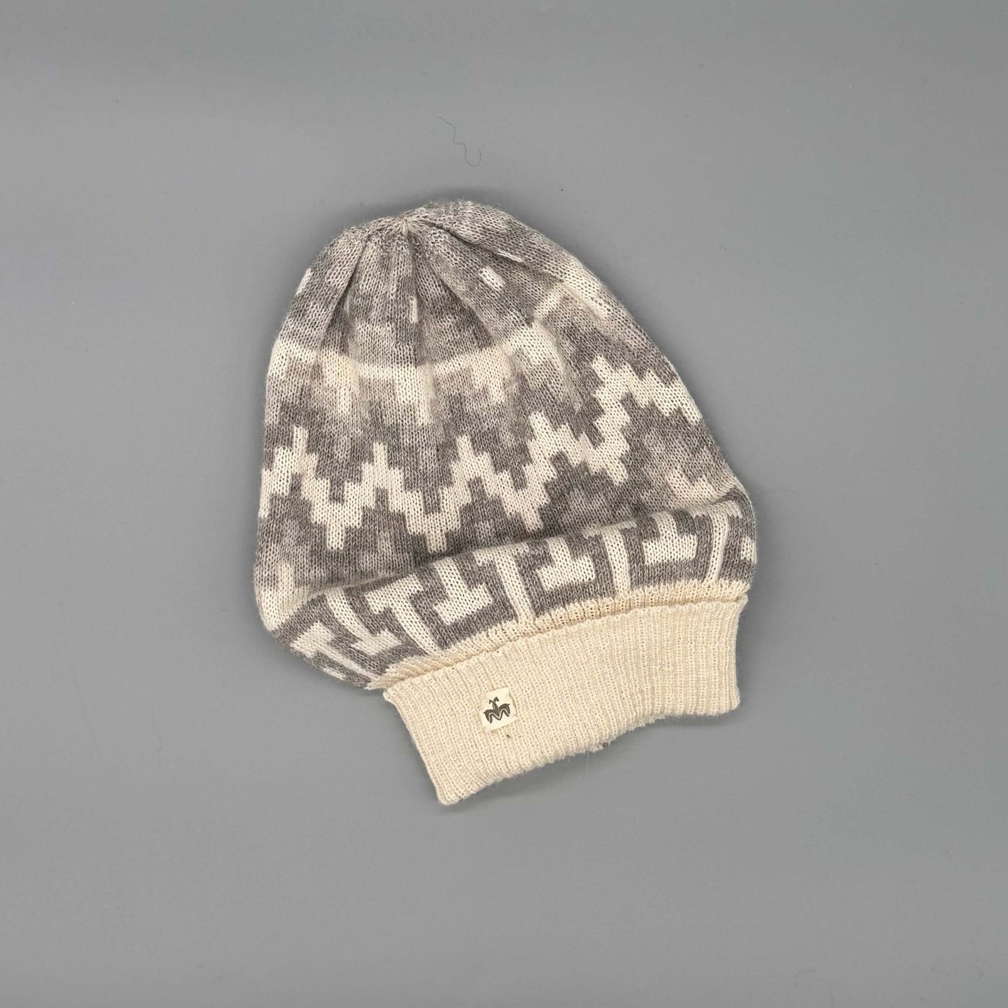 Hochwertige Alpaka Produkte wie diese Unisex Alpaka Mütze aus Alpakawolle im Alpakashop kaufen