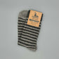 Alpaka Muster Socken aus 92% Alpakawolle, geringelt in Grau-Schwarz, ideal für kalte Tage
