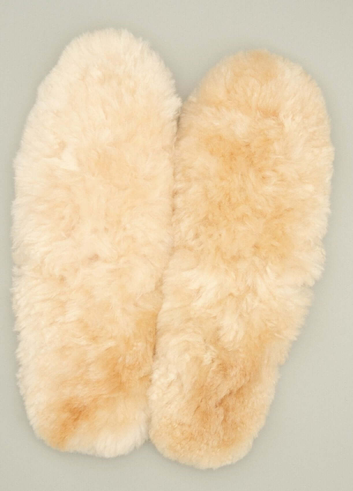 Alpaka Einlegesohlen aus 100% Baby-Alpakawolle – perfekte Wahl für warme Füße im Winter, jetzt im tre_alpacas Alpakashop