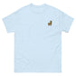 Schlichtes hellblaues T-Shirt mit gesticktem Alpaka-Emoji auf der Brust, ideal für Alpaka-Fans.