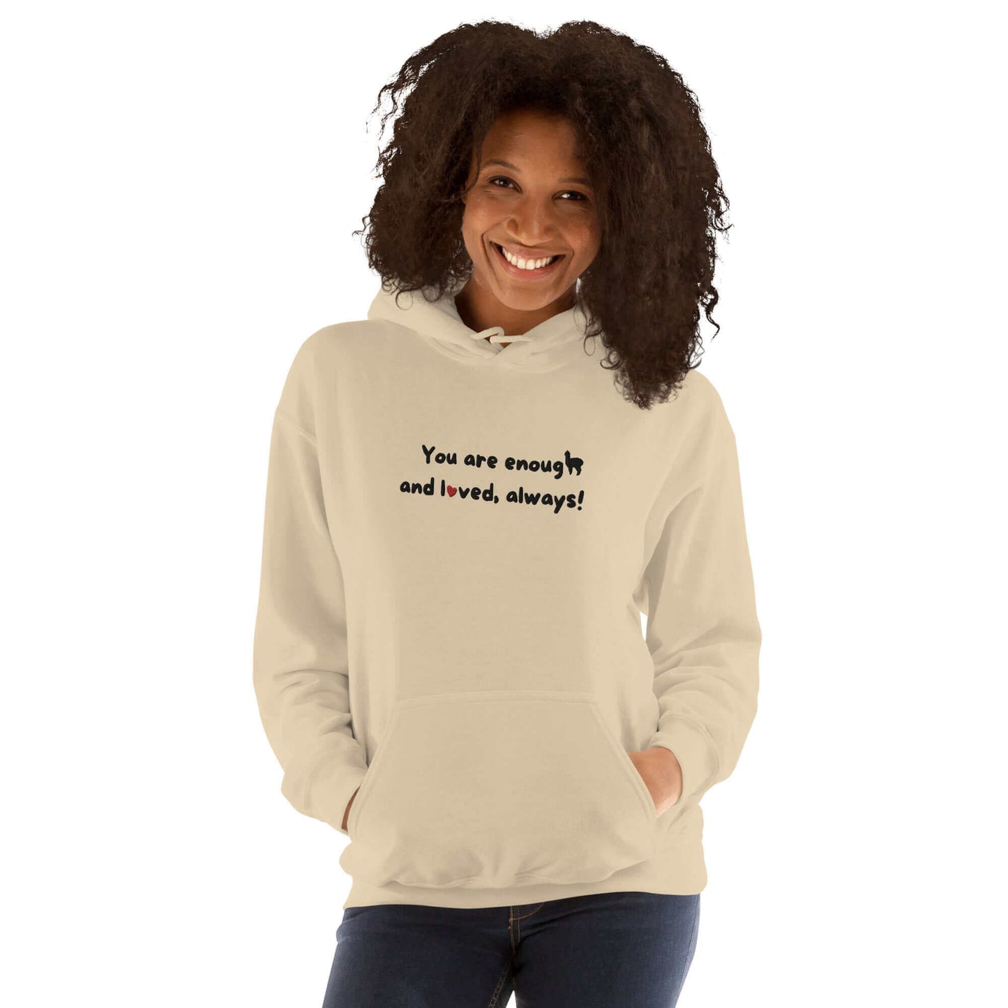 Alpaka Hoodie mit inspirierender Botschaft 'You are enough and loved, always' bestickt